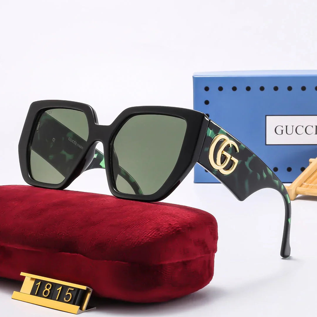 NELIÖISET AURINKOLASIT 1815