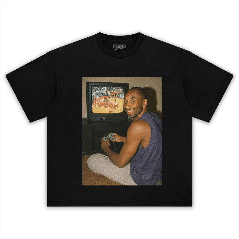Kobe's Happy Time med Basketball Games Tee