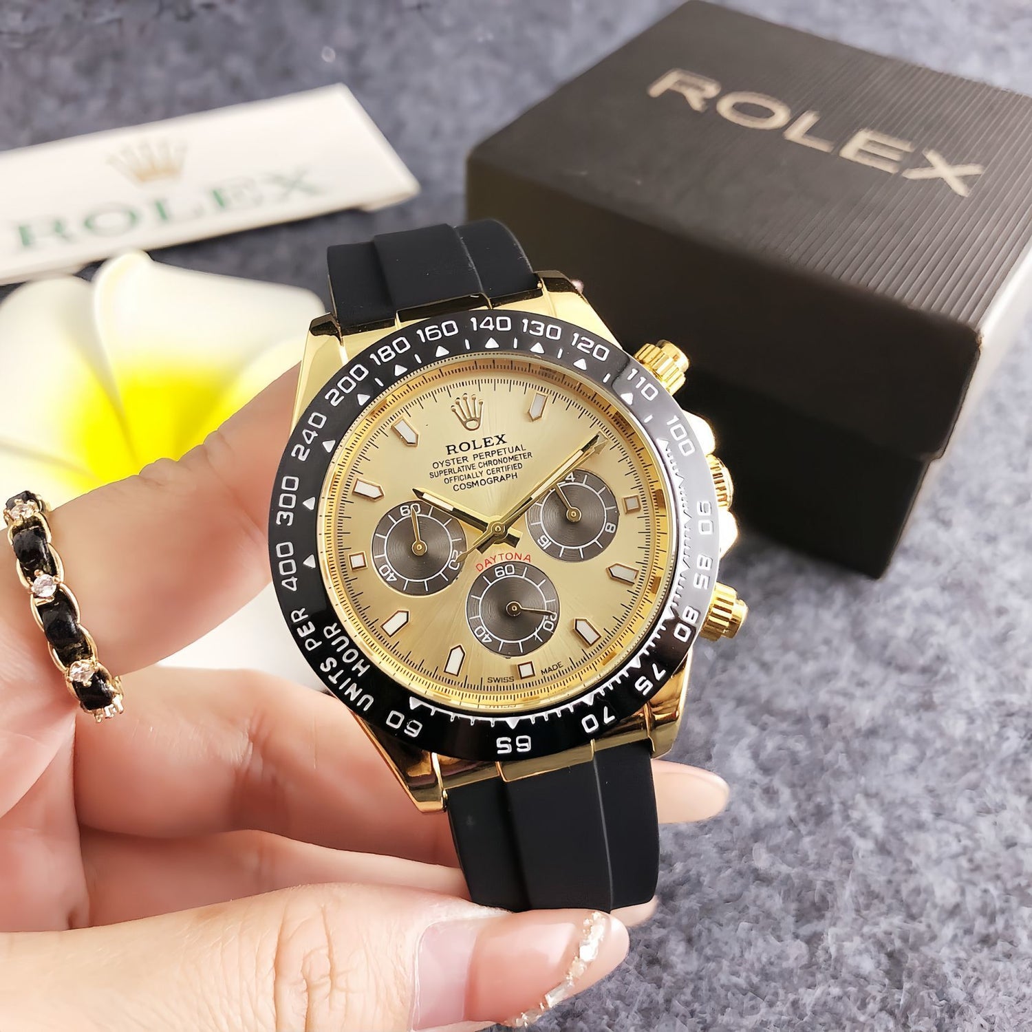 RLX Luxury Men’s Watch: Elegance in a Box