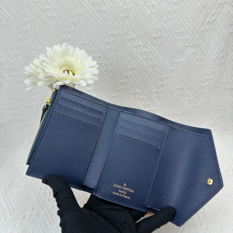 L-Luxurious Fashion Wallet – Sophisticated and Functional
