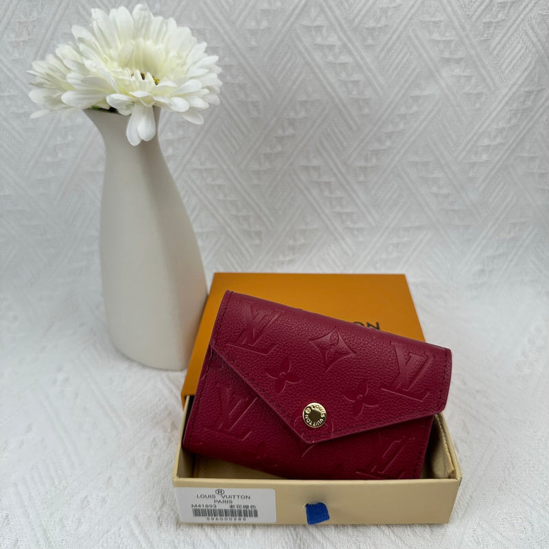 L-Luxurious Fashion Wallet – Sophisticated and Functional