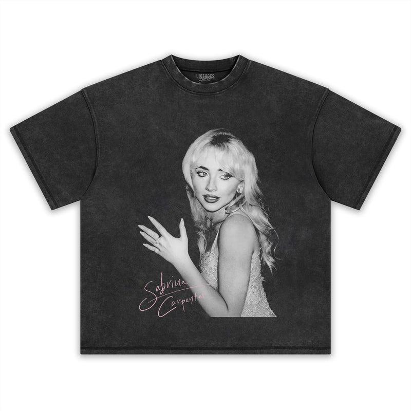 SABRINA CARPENTER & MAN’S BEST FRIEND TEE